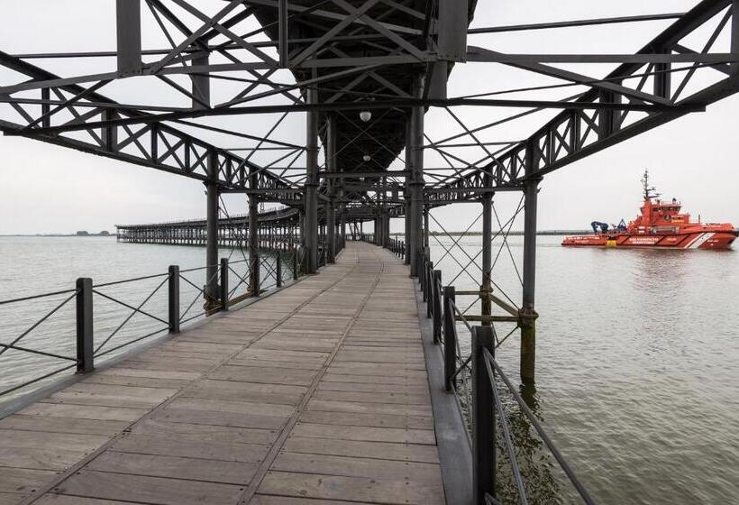 هتل Costa De La Luz