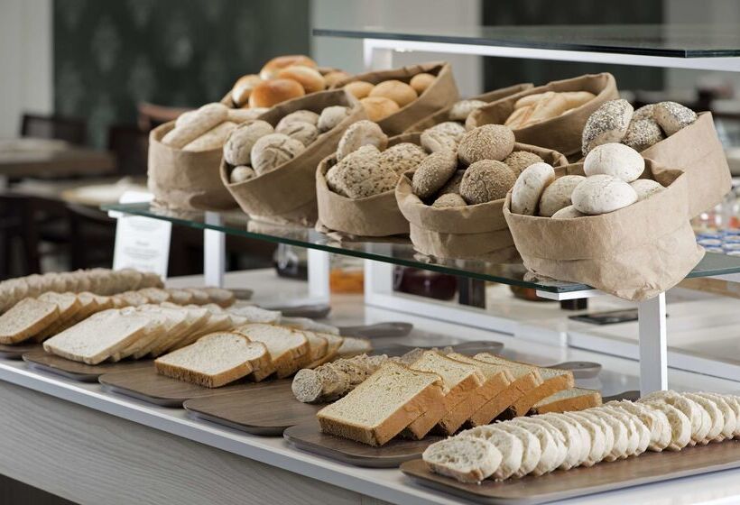 هتل NH Collection Amistad Cordoba