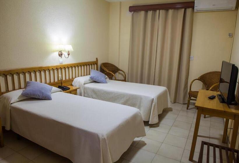 Hotel Tres Jotas Conil