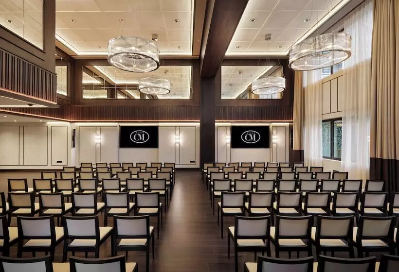 هتل Claridge Madrid