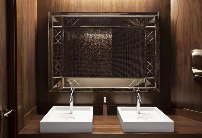 هتل Claridge Madrid