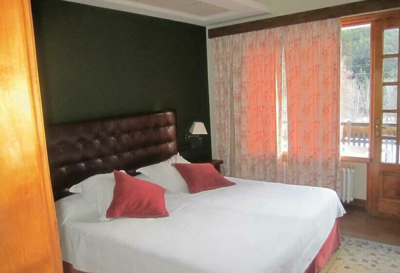 בית מלון כפרי Els Avets