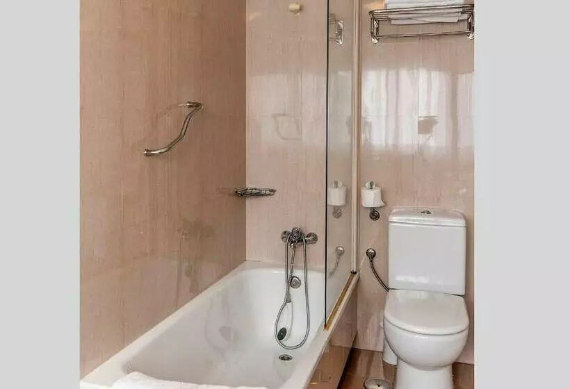 בית מלון כפרי Isolino