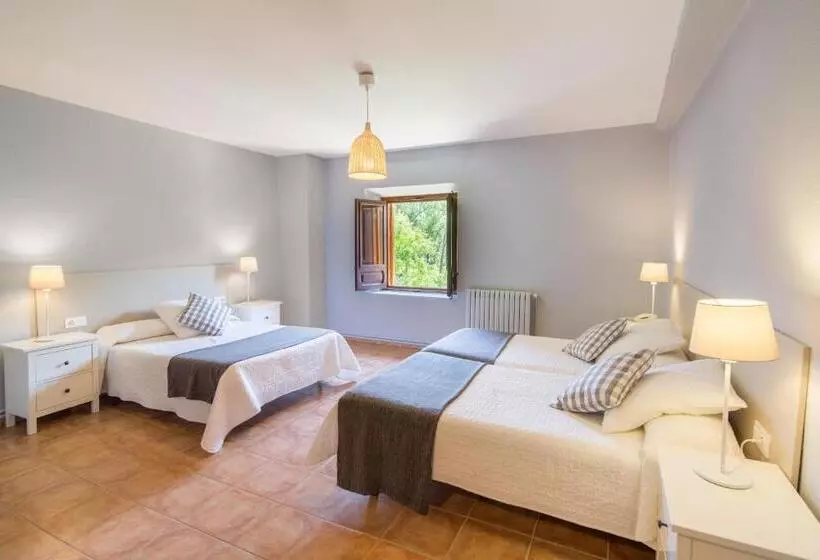 هتل Balneario De Manzanera El Paraíso