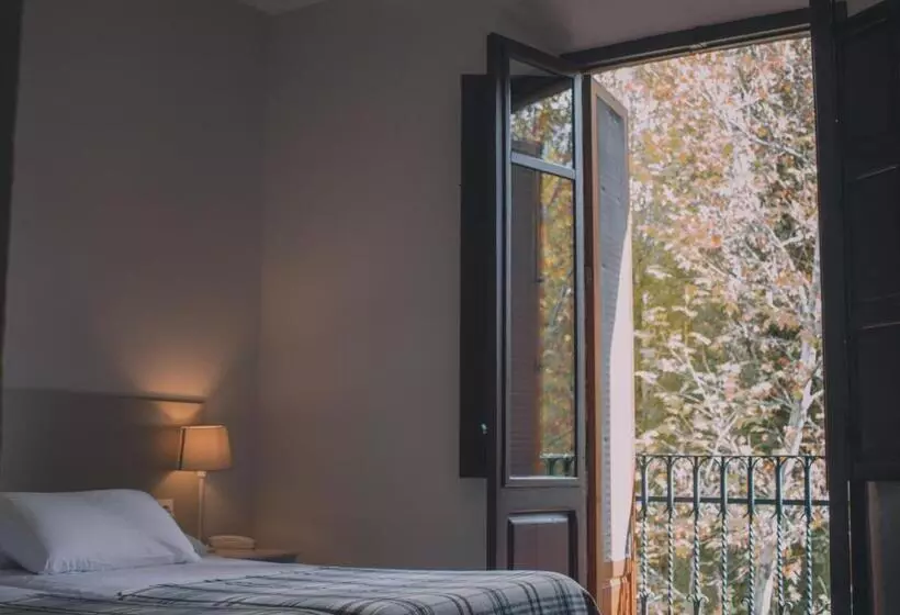 هتل Balneario De Manzanera El Paraíso