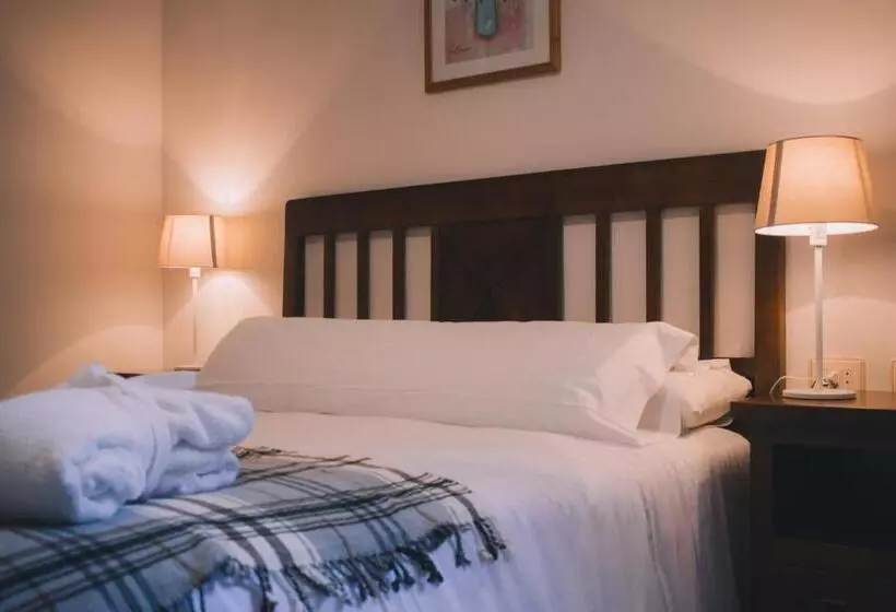 هتل Balneario De Manzanera El Paraíso