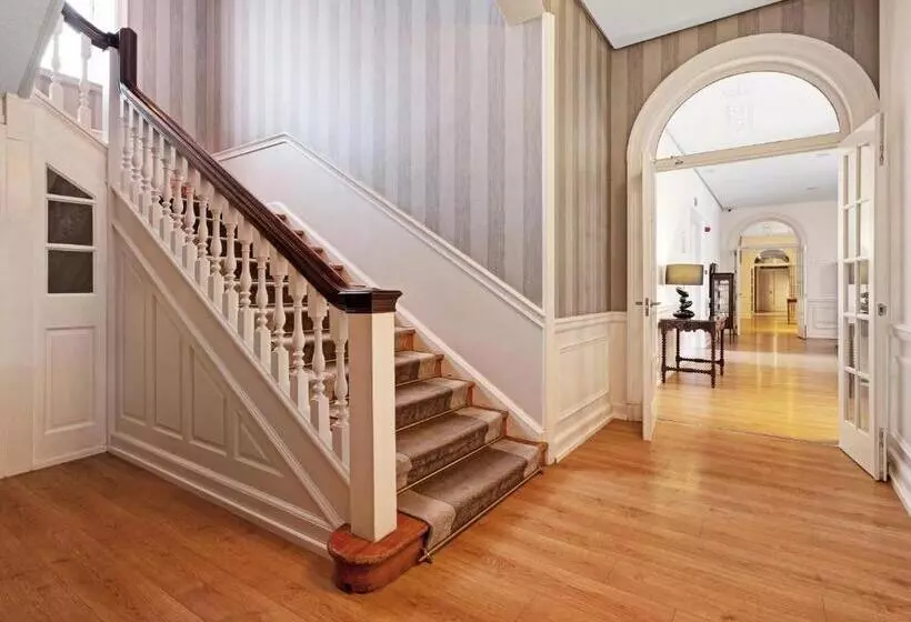 ホテル Catalonia Reina Victoria