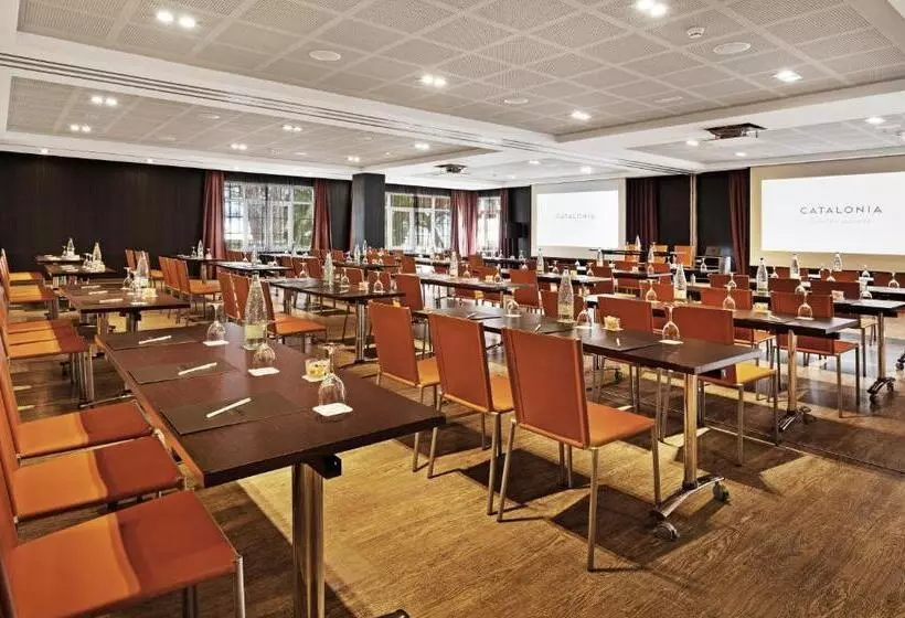 ホテル Catalonia Reina Victoria