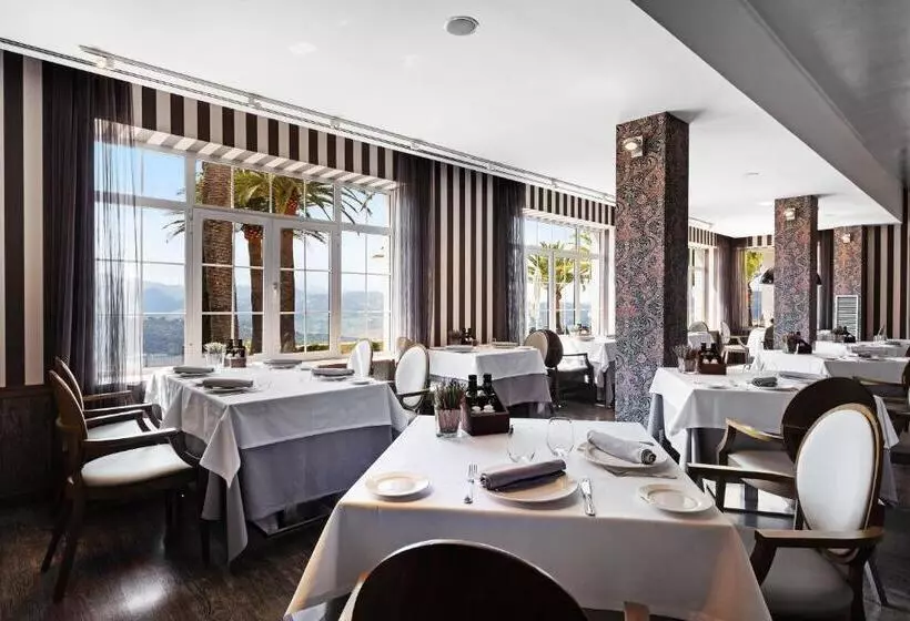 ホテル Catalonia Reina Victoria