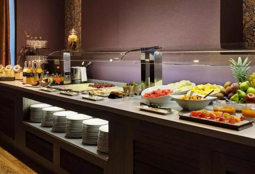 ホテル Catalonia Reina Victoria