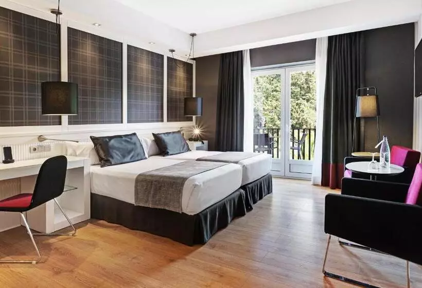 ホテル Catalonia Reina Victoria