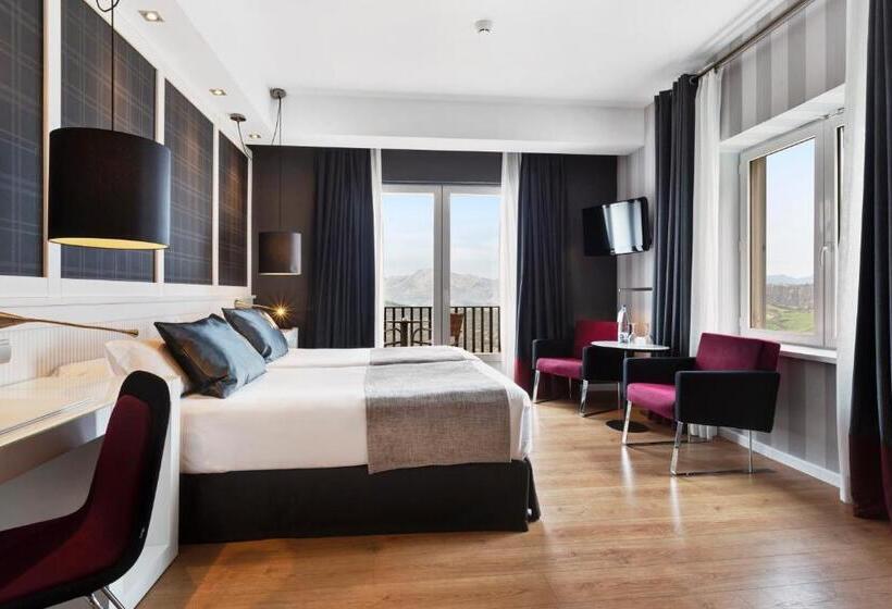 هتل Catalonia Reina Victoria