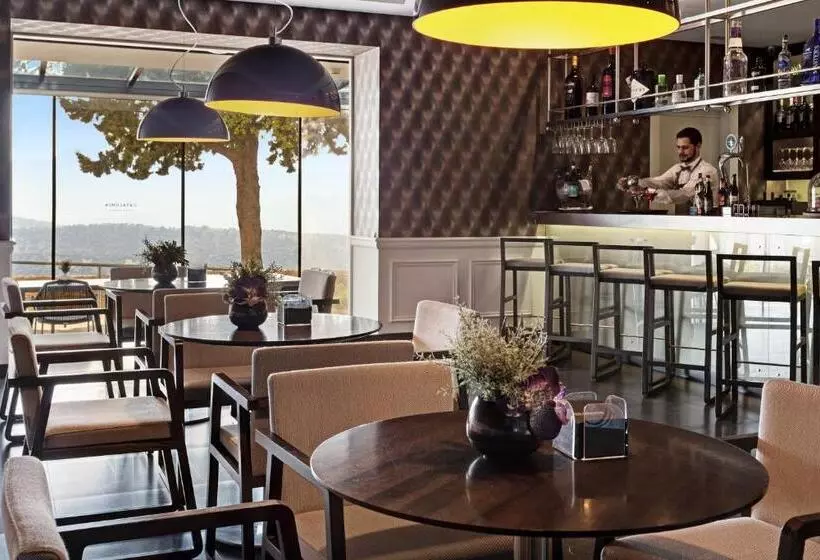 ホテル Catalonia Reina Victoria