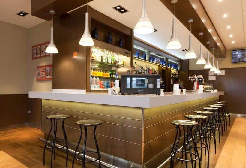 هتل Ciudad De Alcaniz