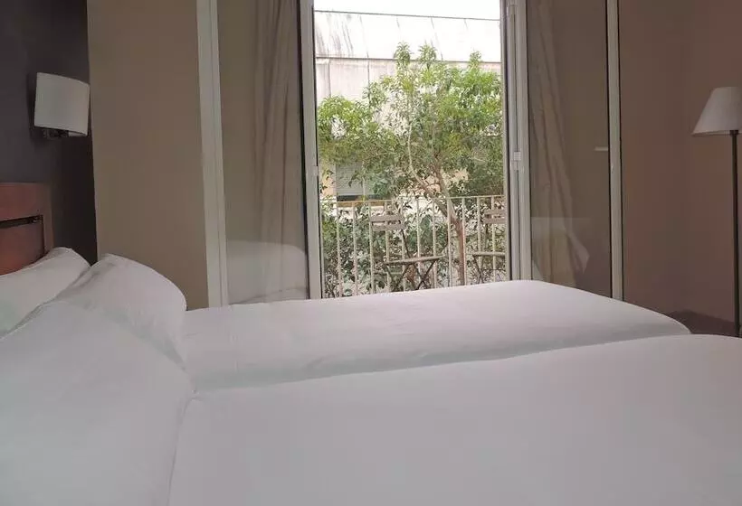 Hotel Puerta De Espana