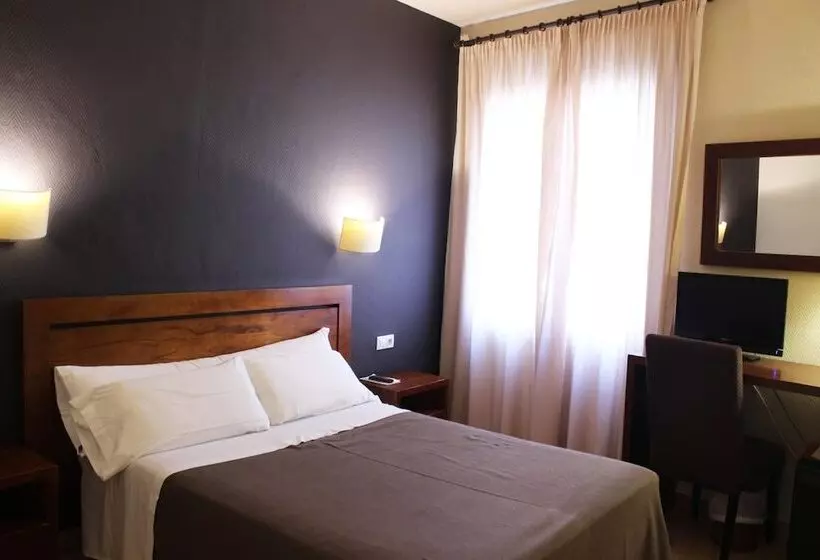 Hotel Puerta De Espana