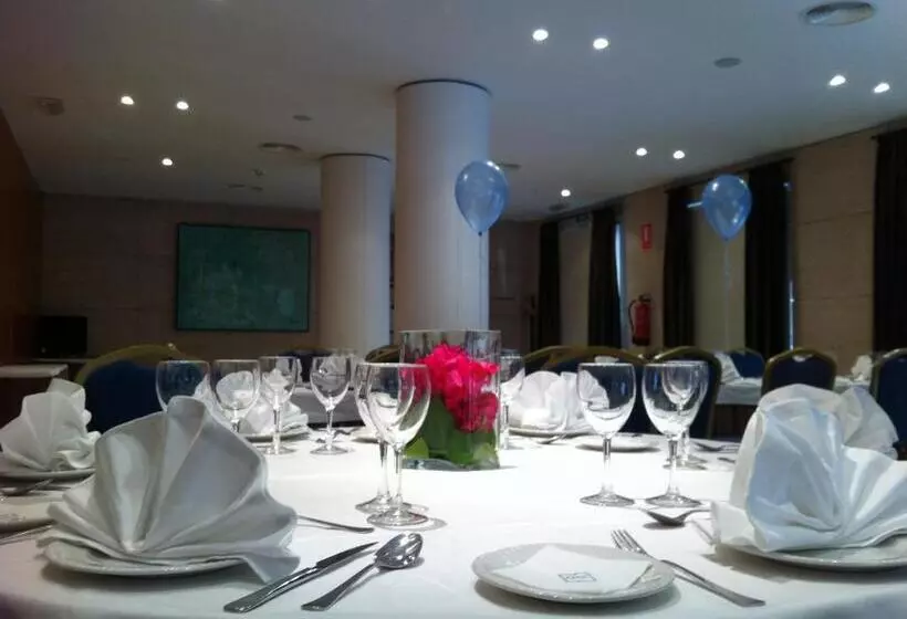 Отель Zenit Malaga