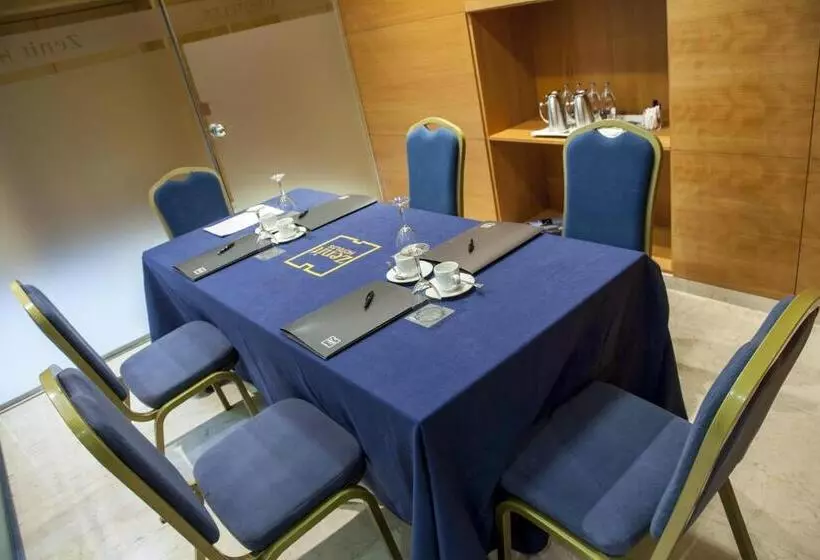 Отель Zenit Malaga