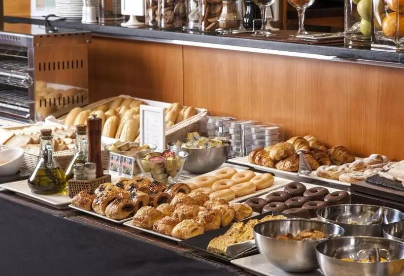 Отель Zenit Malaga