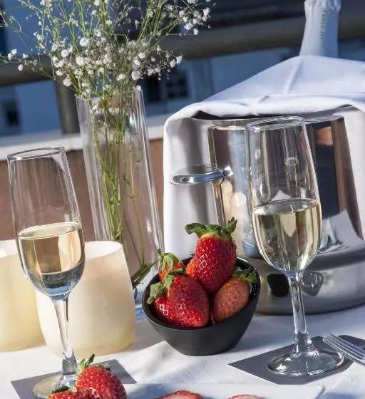 Отель Zenit Malaga