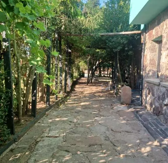 פונדק Cavenes Del Cabaco By Unusual Hotels