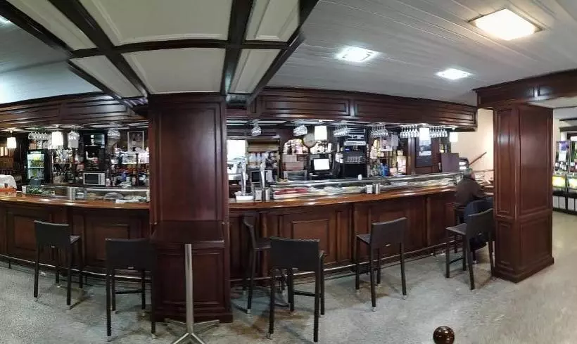 Hotel Hostal El Arco