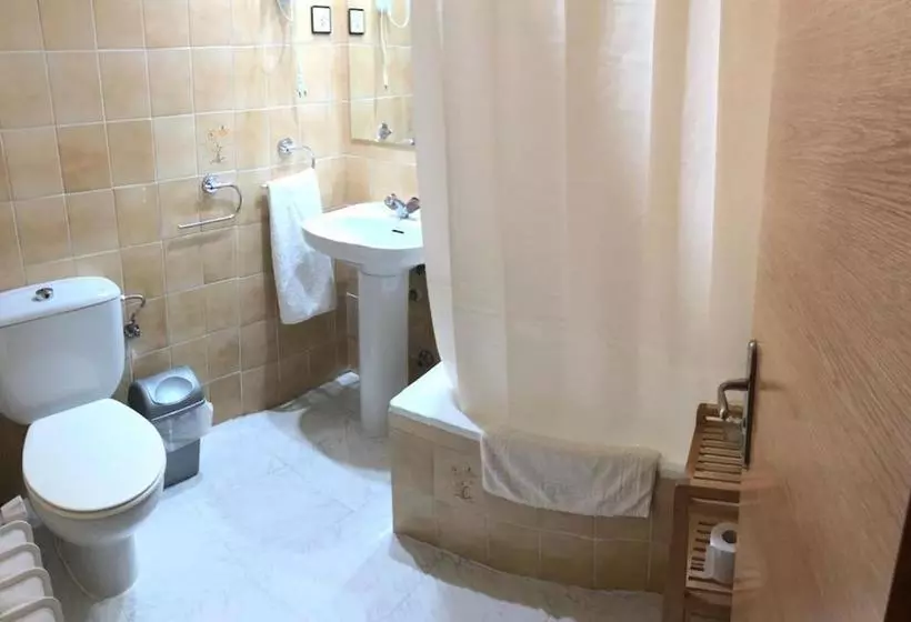 Hotel Hostal El Arco