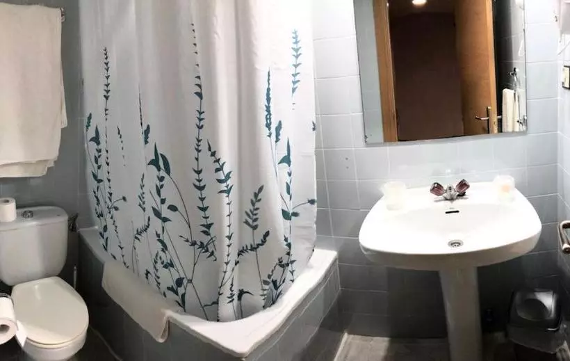 Hotel Hostal El Arco