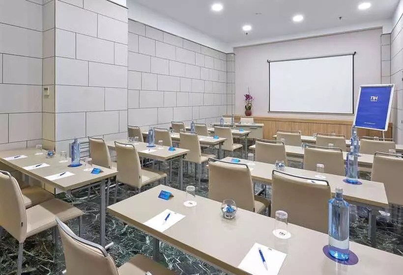 Отель NH Ciudad De Zaragoza