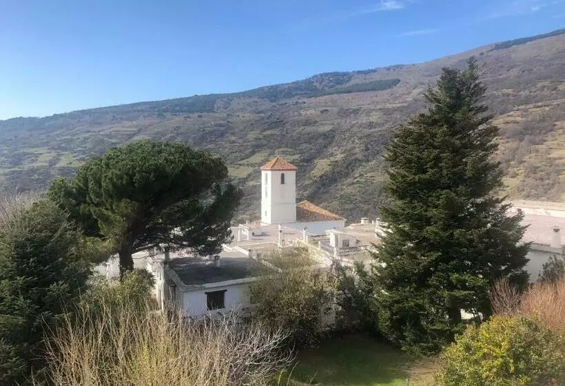 Apartamentos Rurales Poqueira