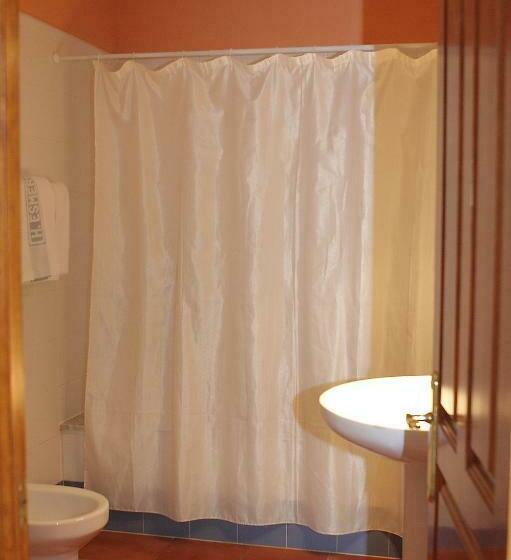 هتل Hostal Esmeralda