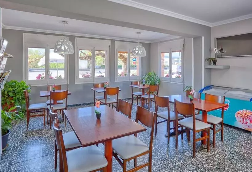 酒店 Hostal Mas Ferrer