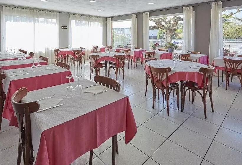 酒店 Hostal Mas Ferrer