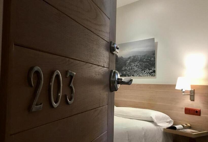 Отель Valdecoro