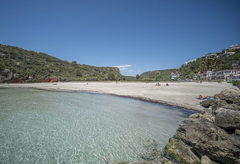 مسافرخانه Castell De Lo