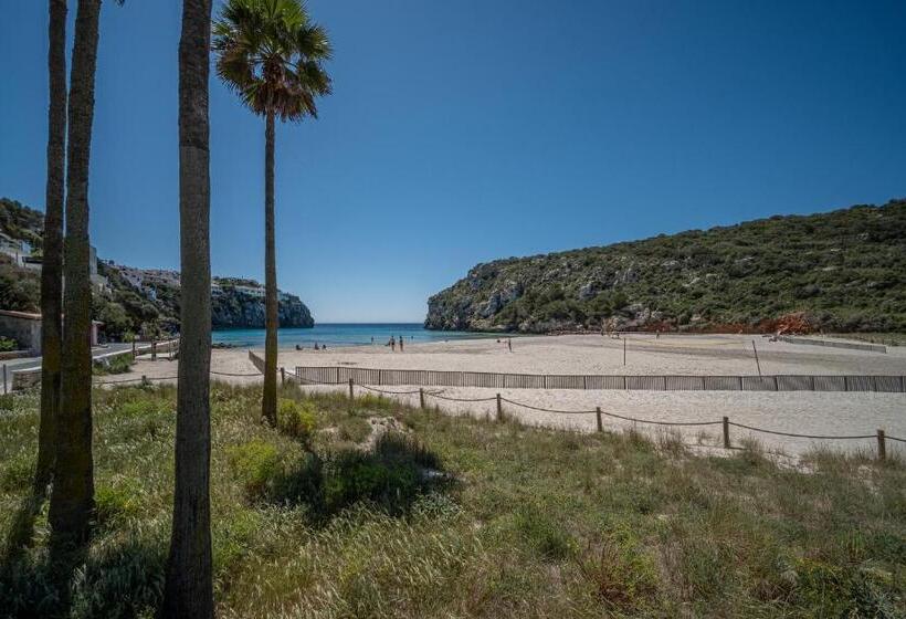 مسافرخانه Castell De Lo