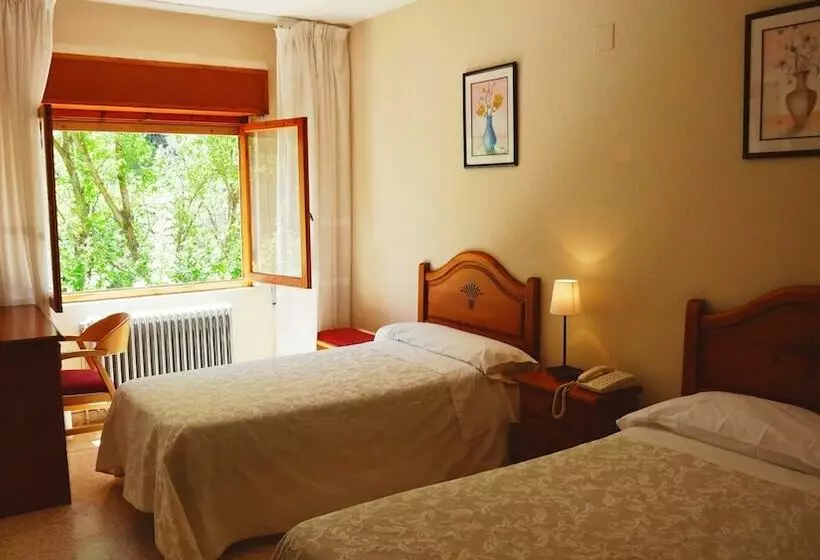 호텔 El Balneario De Tus