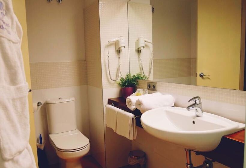 هتل El Balneario De Tus