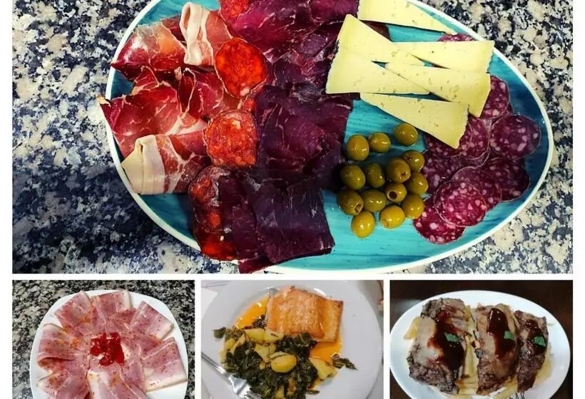 فندق Hostal Adelia