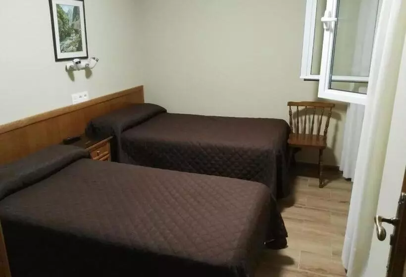 فندق Hostal San Felix