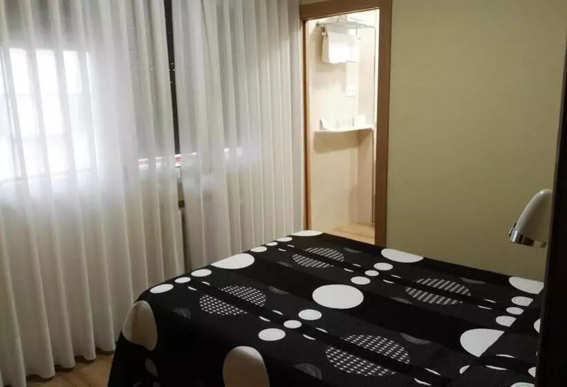 فندق Hostal San Felix