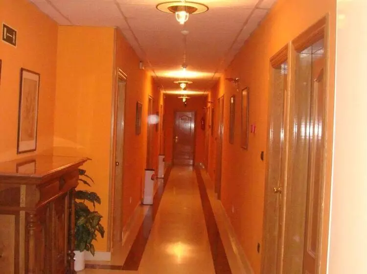 فندق صغير Hostal Serpol