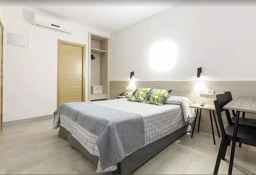 Hostal Castilla Ii Puerta Del Sol