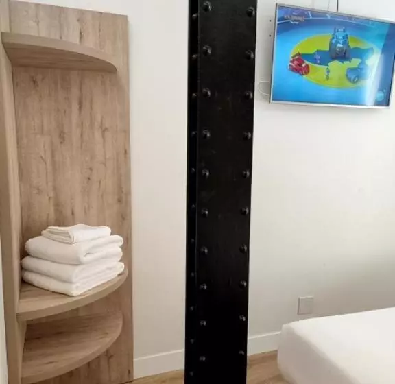 Hostal Manuela By Gaiarooms