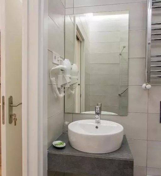 Hostal Manuela By Gaiarooms