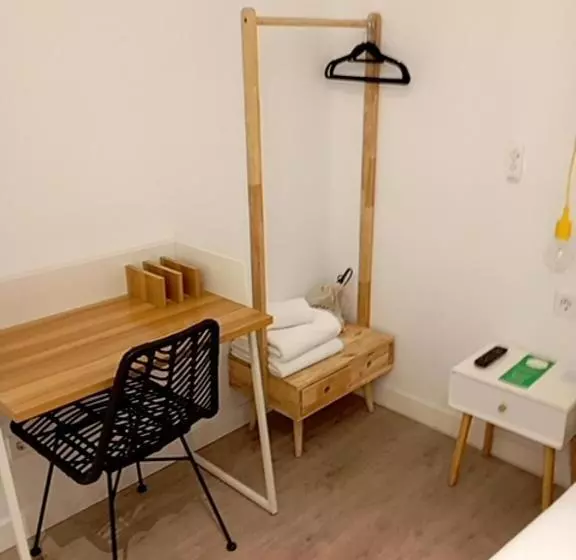 Hostal Manuela By Gaiarooms