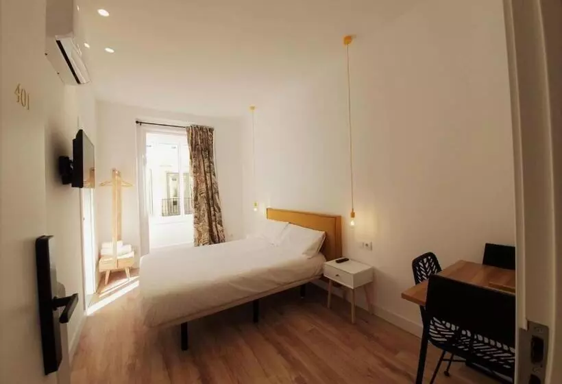Hostal Manuela By Gaiarooms