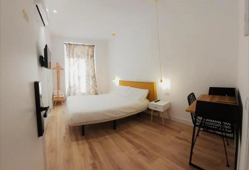 Hostal Manuela By Gaiarooms