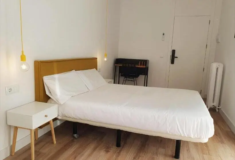 Hostal Manuela By Gaiarooms
