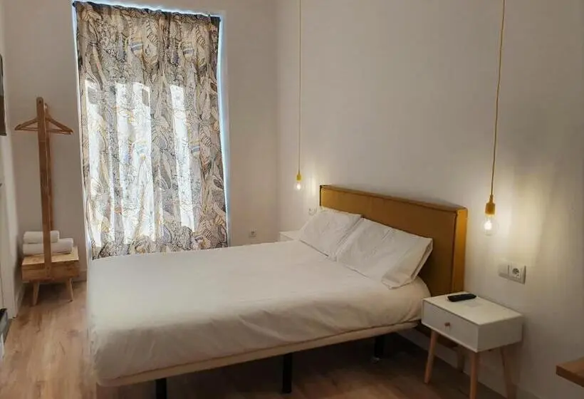 Hostal Manuela By Gaiarooms